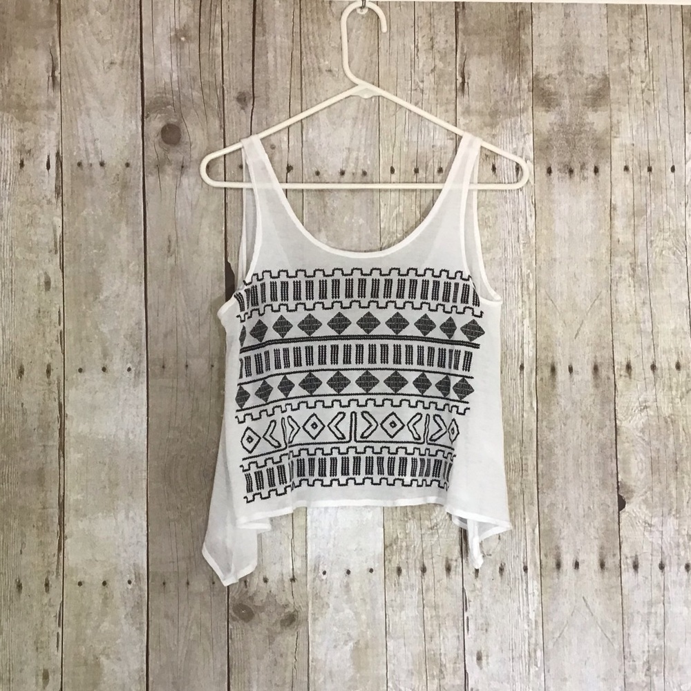 ✨HP✨Aztec Patterned Cropped Tank Top